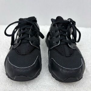 Nike Kid’s Huarache Run Sneakers-Size: 1Y-Color: “Triple Black” Colorway
